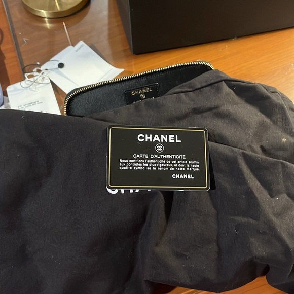 Chanel tote - Picture 8 of 9